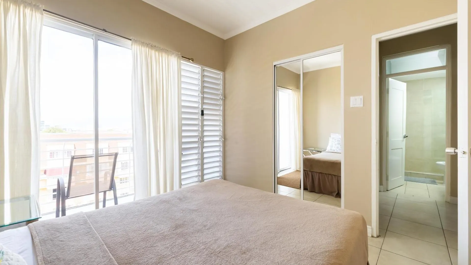 Choose To Be Happy At Brompton Estates - One And Two Bedroom With Pool Kingston 0*,  Jamaica